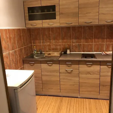 Chimney Modern 公寓 *